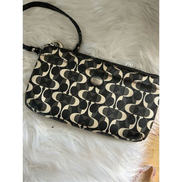 Duplicate do not buy - Coach Peyton Dream C Medium Wristlet Wallet Black/White/ - Picture 1 of 8